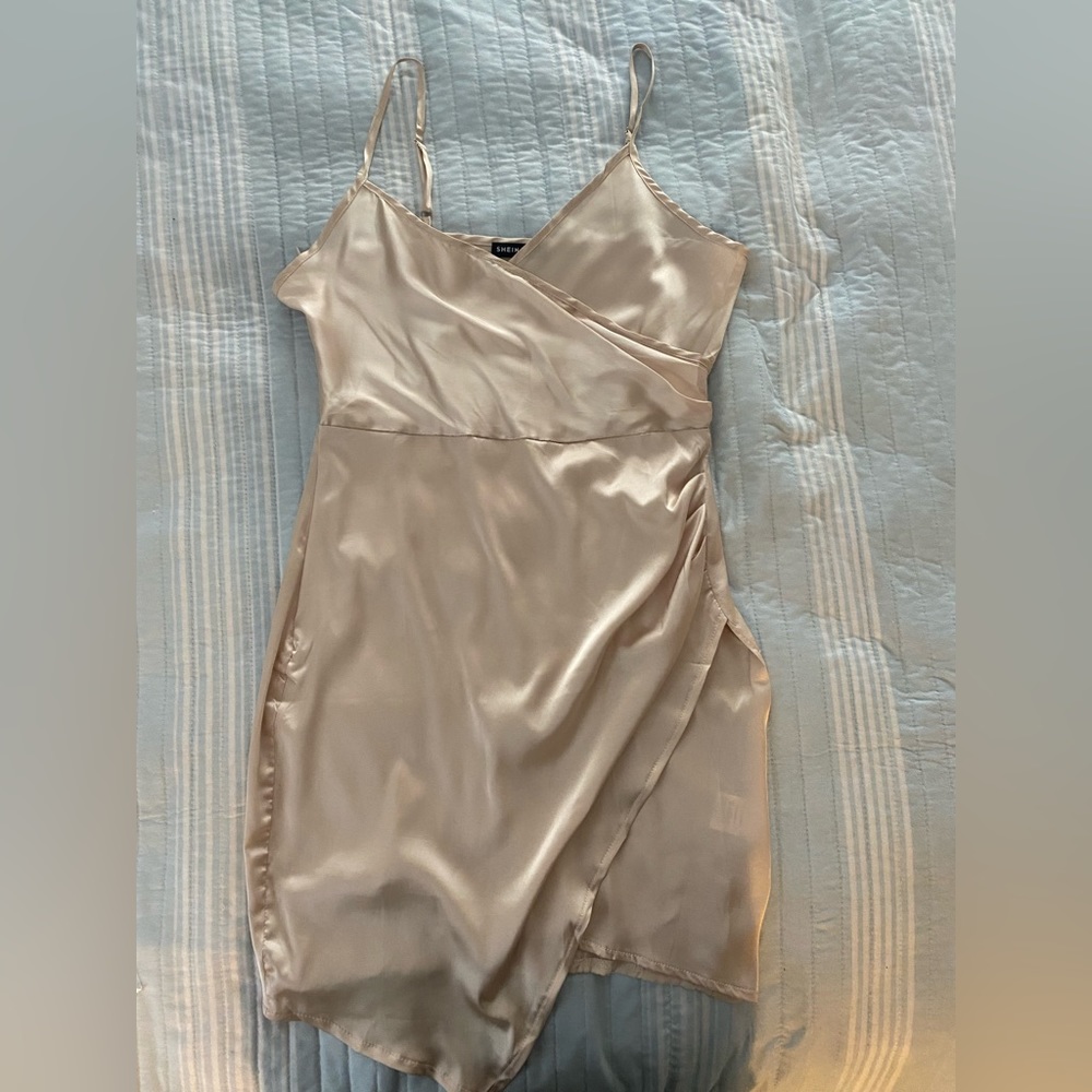 SHEIN champagne satin cami dress NWOT - Picture 6 of 12